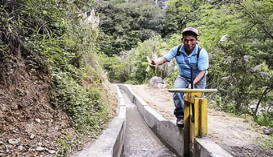 Gobierno impulsa infraestructura hidráulica en 14 regiones para fortalecer el agro